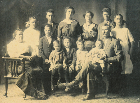 grant family.JPG (189985 bytes)